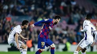 其中他在決 其中他在決